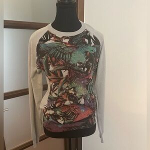 NWT FB Fashion Gray Artistic design Sweater sz Small